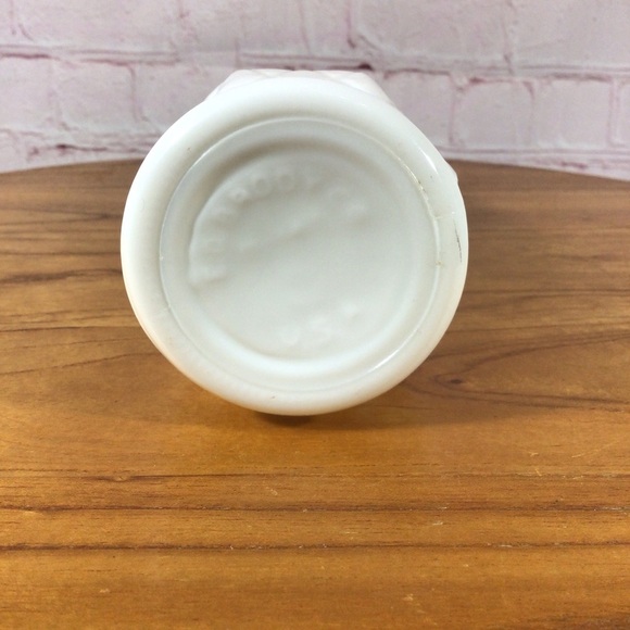 Vintage E.O. Brody Milk Glass Vase - Picture 6 of 6